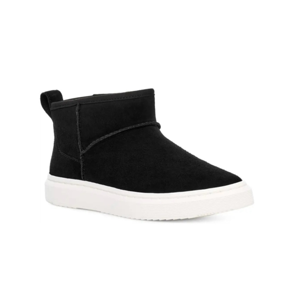 Ugg Alameda Mini Boot in Black! Size 8 Women’s! Only wore once!